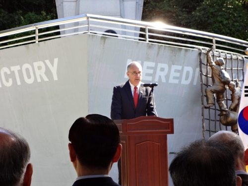 Ned speaking at the Hungnam Memorial on Geoje