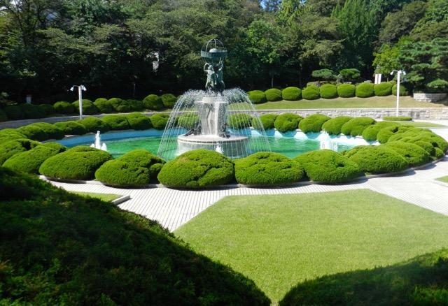 Kyung Hee University fountain