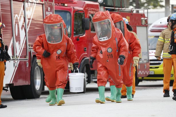 Manmade Earthquake- SK decontamination crews preparing for the worst (Reuters)