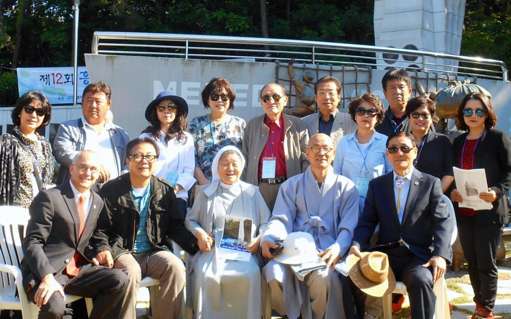 Ned with former Hungnam refugees at the Heungnam Memorial on Geoje Island 2017.