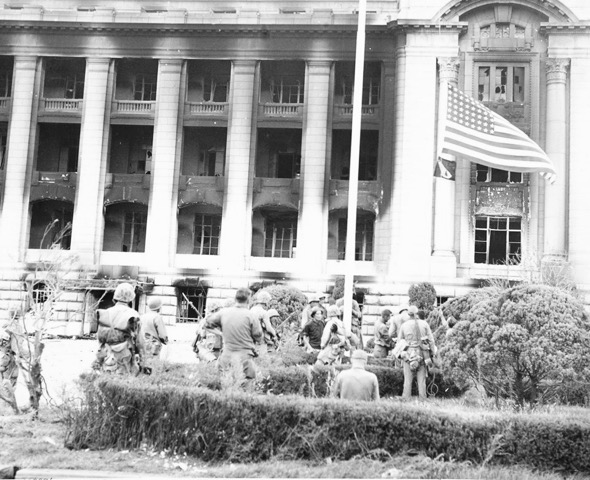 Col. Taplett’s Marines raise the flag in Seoul, September 27, 1950