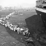 Civilians evacuating at Hungnam